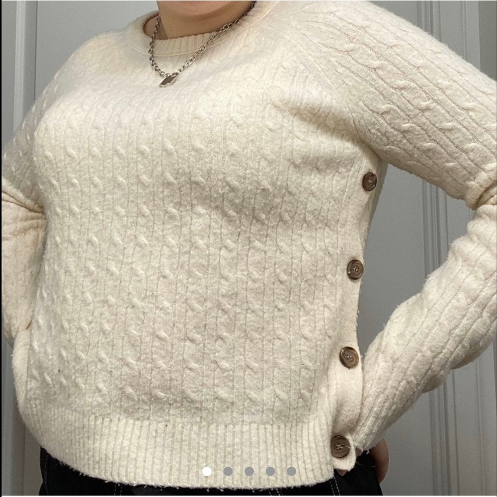 Cable knit sweater!